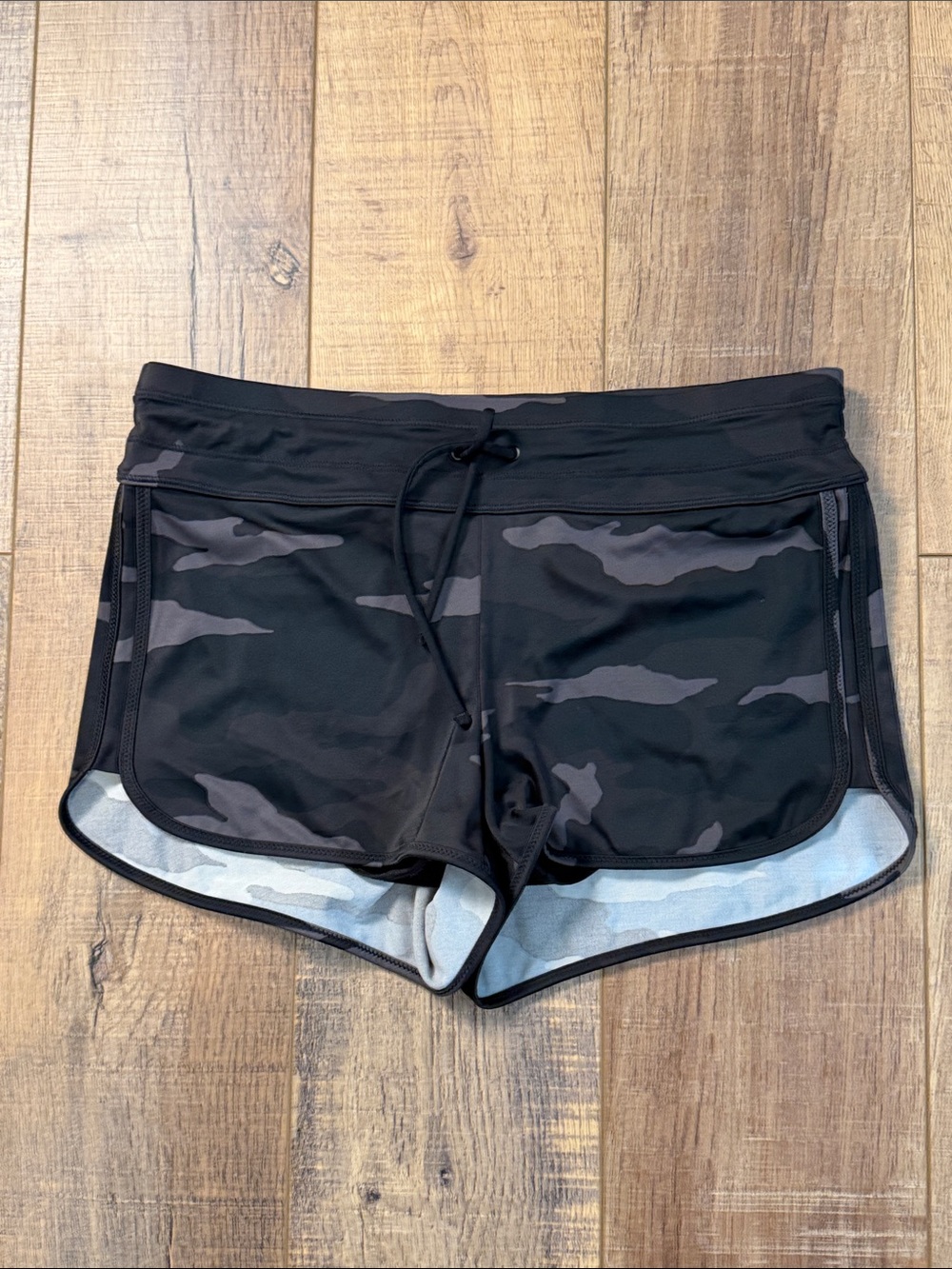 Athleta Surge Camo Swim Shorts Size XS